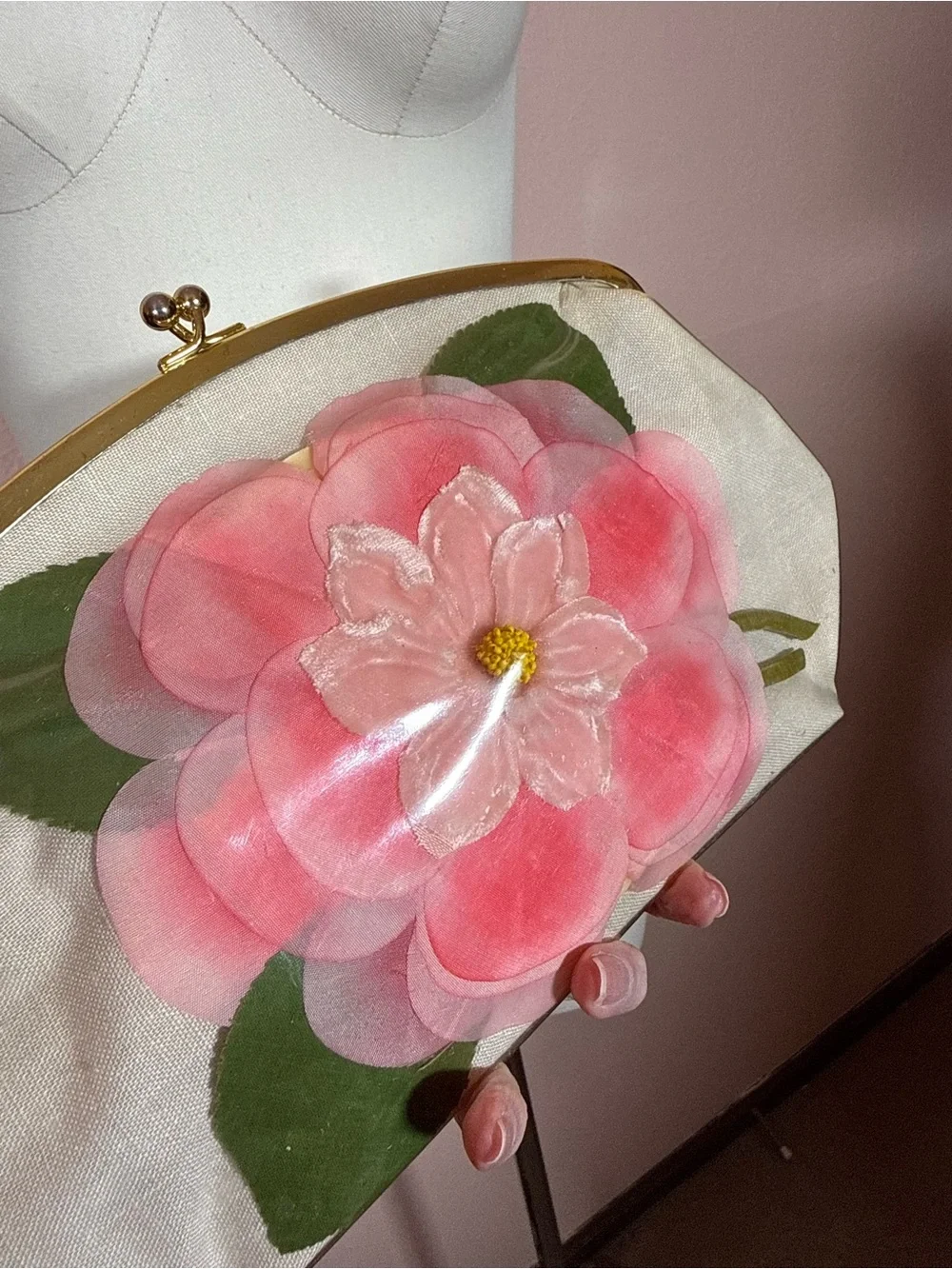 Vintage Cottagecore pink floral gold metal frame kisslock Clutch